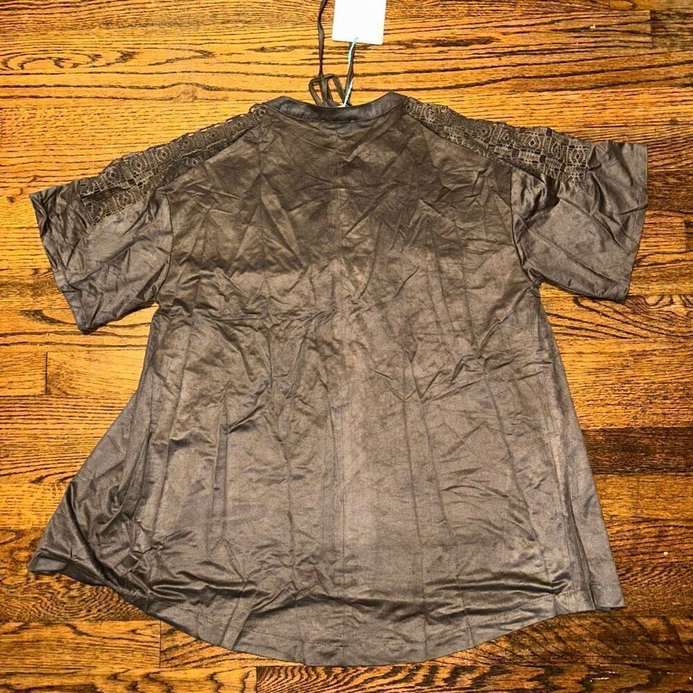 New Umgee Blouse - Picture 2 of 4